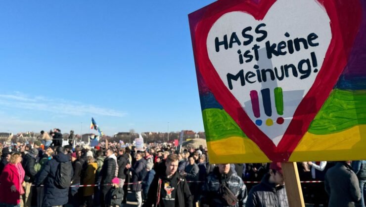 Almanya’da Aşırı Sağ Karşıtı Protestolar Büyüyor