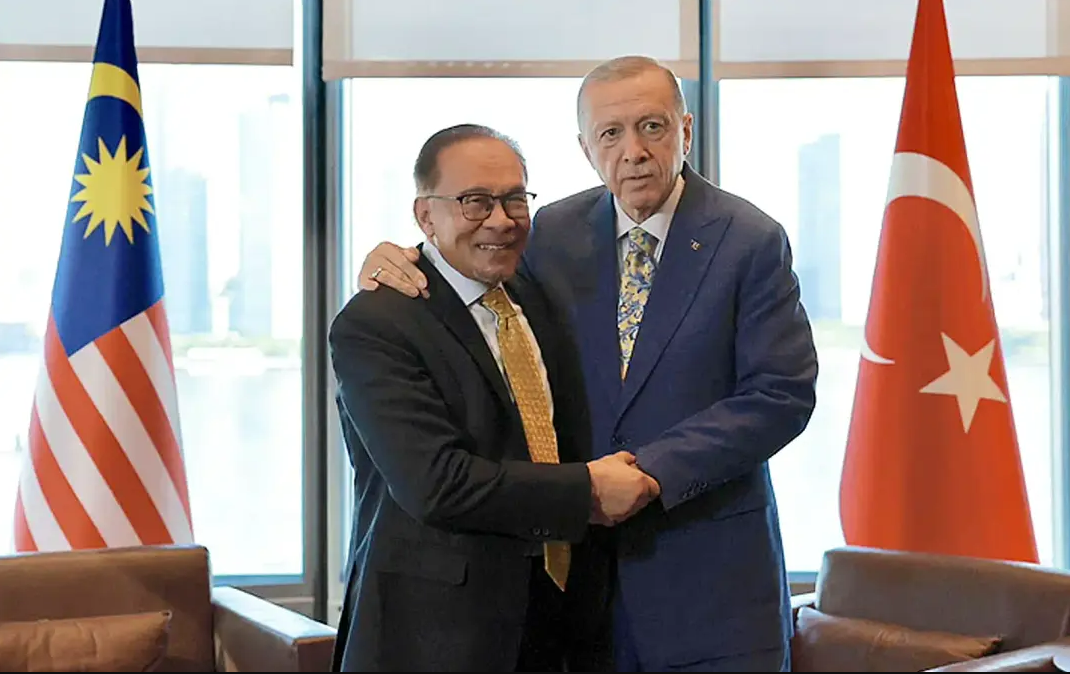 Erdoğan'ın Malezya Ziyareti: Diplomatik İlişkilerin 60. Yılı ve Eleştiriler