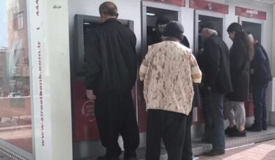 Emeklilerin Bayram Coşkusu Yerine Ekonomik Sıkıntılar