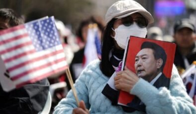 Güney Kore’de Yoon Suk Yeol’un Azil Süreci Gecikiyor