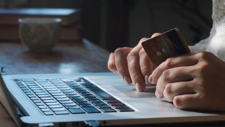 TÜRSAB Başkanı Bağlıkaya’dan Tatil Dolandırıcılığı Uyarısı