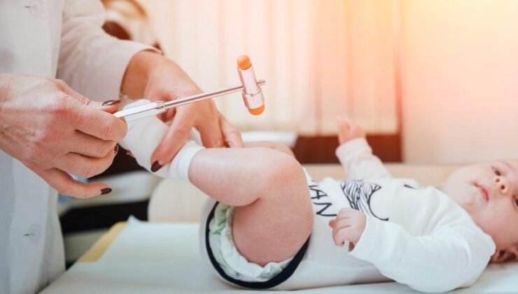Çocuklarda Menenjit: Belirtiler, Nedenler ve Korunma Yolları