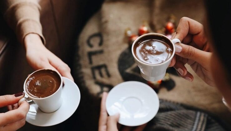 Kafeinin Günlük Döngüsü ve Sağlığa Etkileri Üzerine Derinlemesine Bir İnceleme