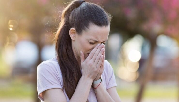 Mevsimsel ve Kronik Alerjik Reaksiyonlar: Belirtileri, Nedenleri ve Tedavi Yöntemleri