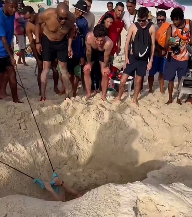 Copacabana Plajı'nda Unutulmaz ve Tehlikeli Bir Deneyim