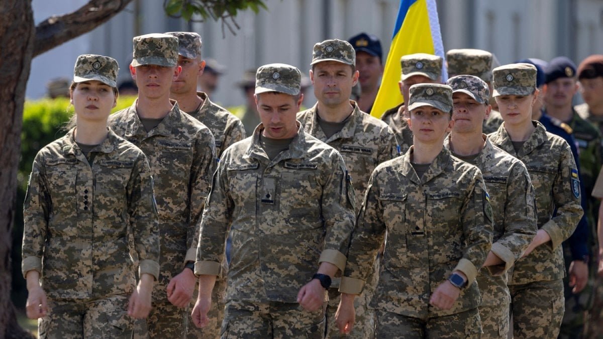 Kraliyet ve Askeri Heyetler, Avrupa Zaferi’nin 80. Yıl Dönümünü Anmak İçin Bir Araya Geliyor