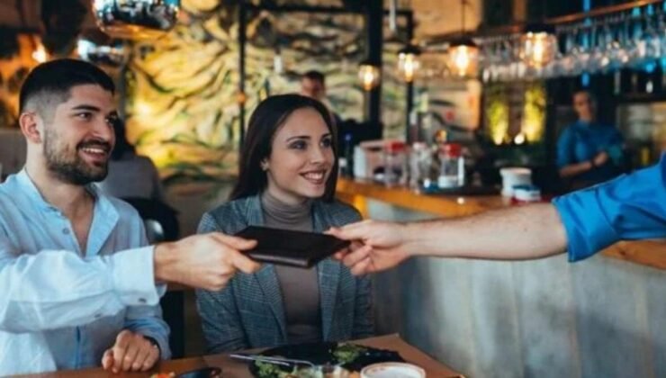 İngiltere’de Erken Akşam Yemeği Trendleri: Ekonomik ve Sosyal Değişimler
