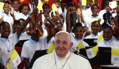 Papa Seçimi ve Küresel Etkileri Üzerine Derinlemesine Bir Analiz