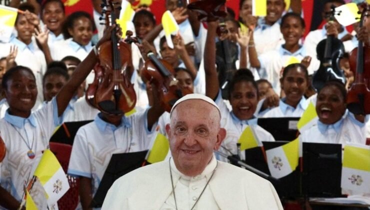 Papa Seçimi ve Küresel Etkileri Üzerine Derinlemesine Bir Analiz