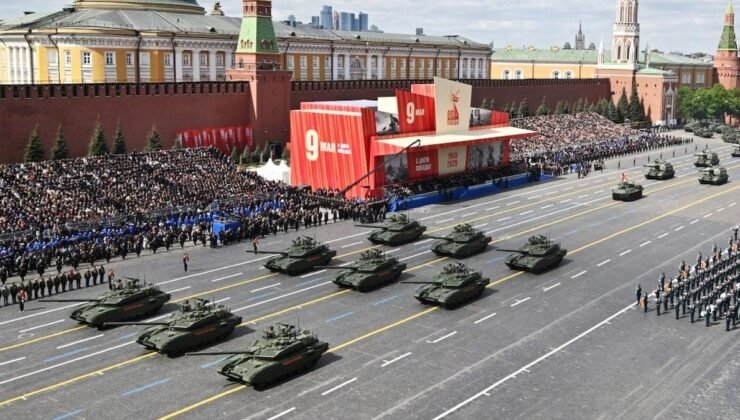 Rusya 80. Yıldönümünde Büyük Zaferi Kızıl Meydan’da Anlattı