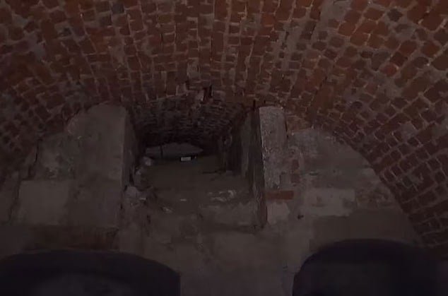 İlk Adım: Havalandırma Deliğinin Keşfi