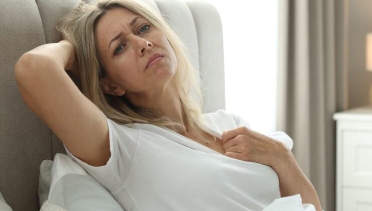 Menopoz Sürecinde Zor Geçebileceğinizi Gösteren 10 Belirti