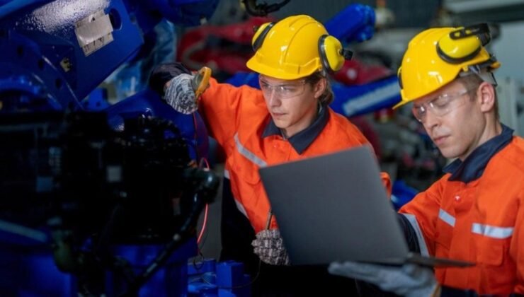 Yüksek Borçlanma Maliyetleri İş Gücünü ve Borsayı Etkiliyor