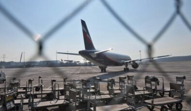 Rusya’nın en büyük havayolları kilitlendi: Siber saldırı havalimanlarını bitirdi