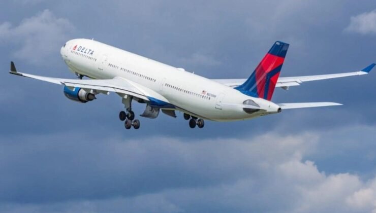 600 yıl sonra faaliyete geçti: Havada turuncu alarm verildi