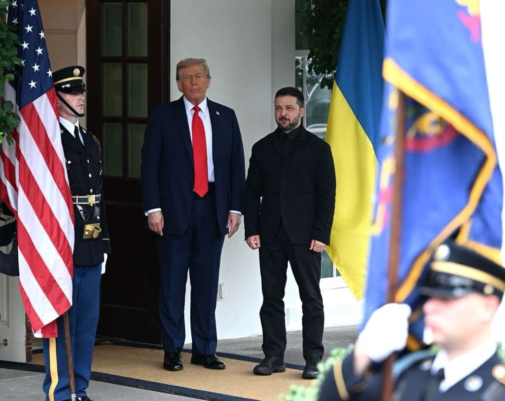 Beyaz Saray'da kritik zirve! Trump, Zelenskiy'le yüz yüze, Putin'le telefonda görüştü