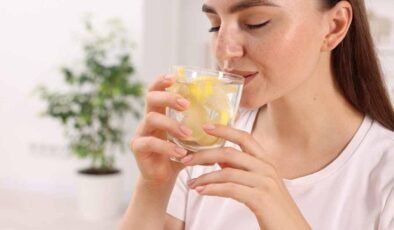 Limonlu su efsanesi yalan çıktı! Bilim kanıtladı: Zayıflatan ‘Mucize Molekül’ EGCG, en çok bu çayda bulunuyor!