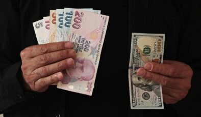 Piyasanın sene sonu dolar/TL beklentisi yükseldi