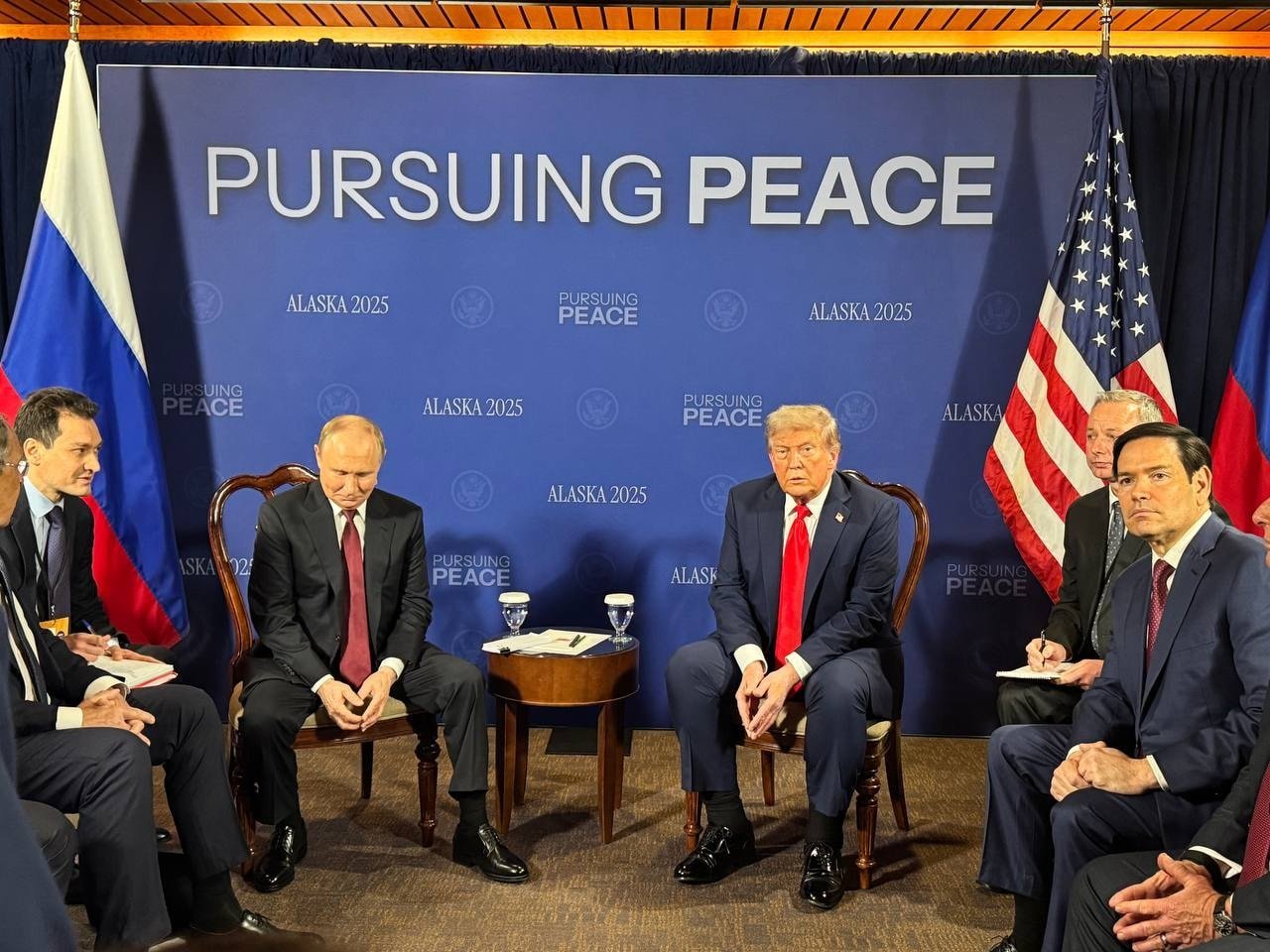 Son Dakika... Trump - Putin görüşmesi sona erdi