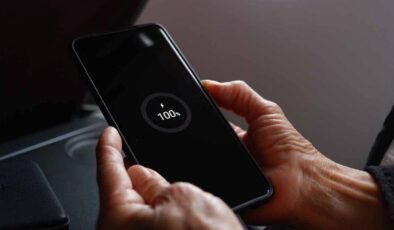 Telefonunuzu bu şekilde şarj etmek size pahalıya mal olabilir… İşte Türkiye’de dolaşan yeni dolandırıcılık yöntemi