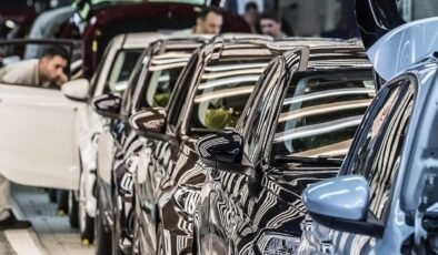 ABD Tarifleri ve Otomotiv Sektörünün Ağustos Performansı: Finansal Sonuçlar vePiyasa Dalgaları