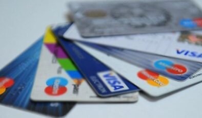 Borç Yolu ile Yaşama Devam: Aşkın Genç’in Banka Verileriyle Gelen Uyarısı