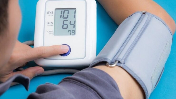 Düşük Tansiyon: Belirtiler, Acil Durum İşaretleri ve Hızlı Düzeltme Yöntemleri