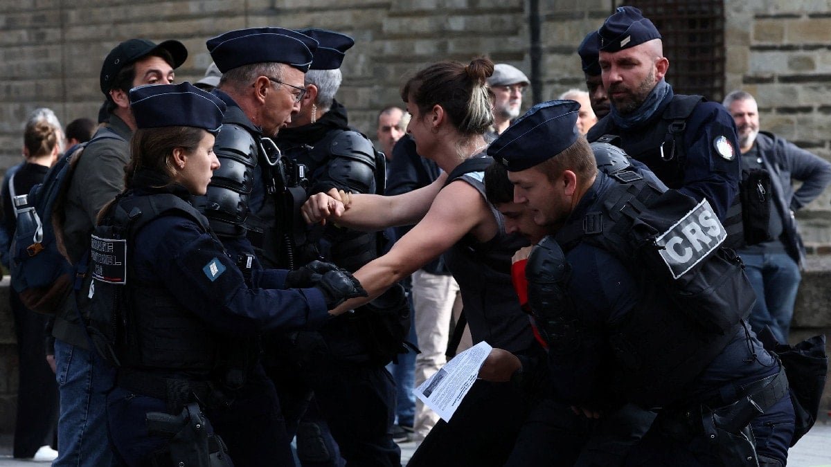 Fransa'da Kemer Sıkma Önlemlerine Karşı Ülke Genelinde Grev ve Protestolar