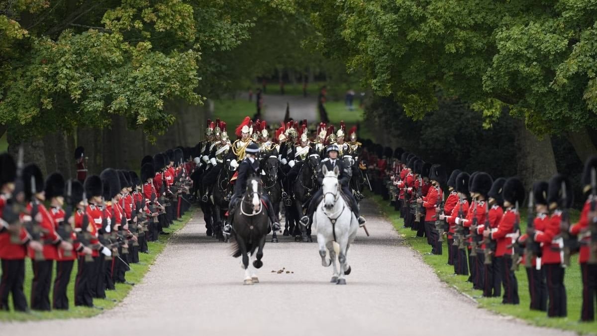İngiltere Ziyareti: Trump Çifti ve Kraliyet Töreninin Ardındaki Stratejik Denge
