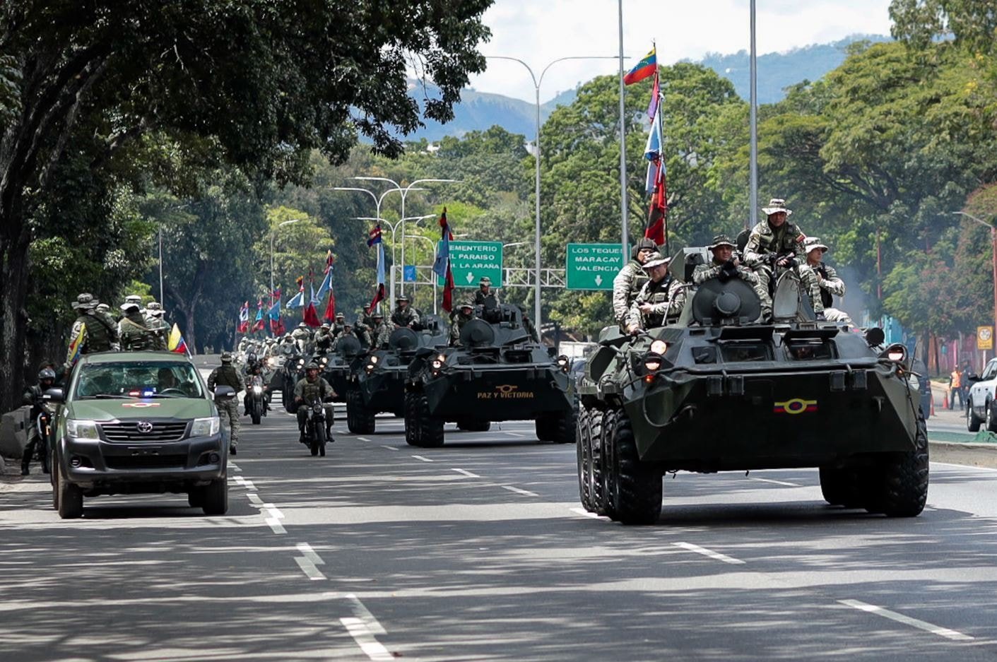 Kamu Güvenliği İçin Kışlalar Halkla Buluşuyor: Venezuela'da Sivil Eğitim ve Askeri Hazırlıklar