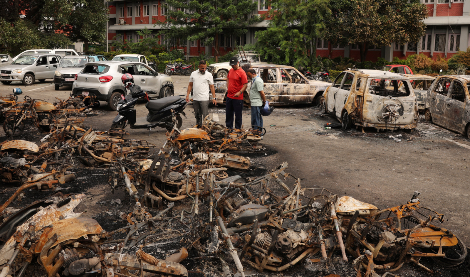 Nepal'de Discord Tartışmasıyla Seçilen Kadın Başbakan ve Sokak Protestoları