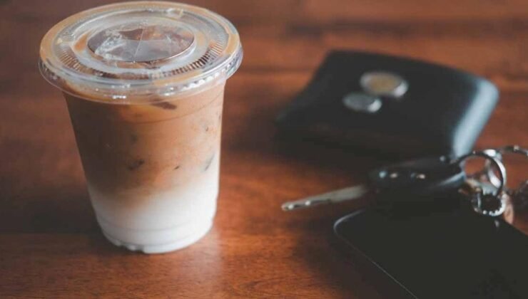 OpenAI ve Apple’dan Yapay Zeka Arkadaşına Doğru: Altman ve Ive Yeni Donanımı Tanıtıyor