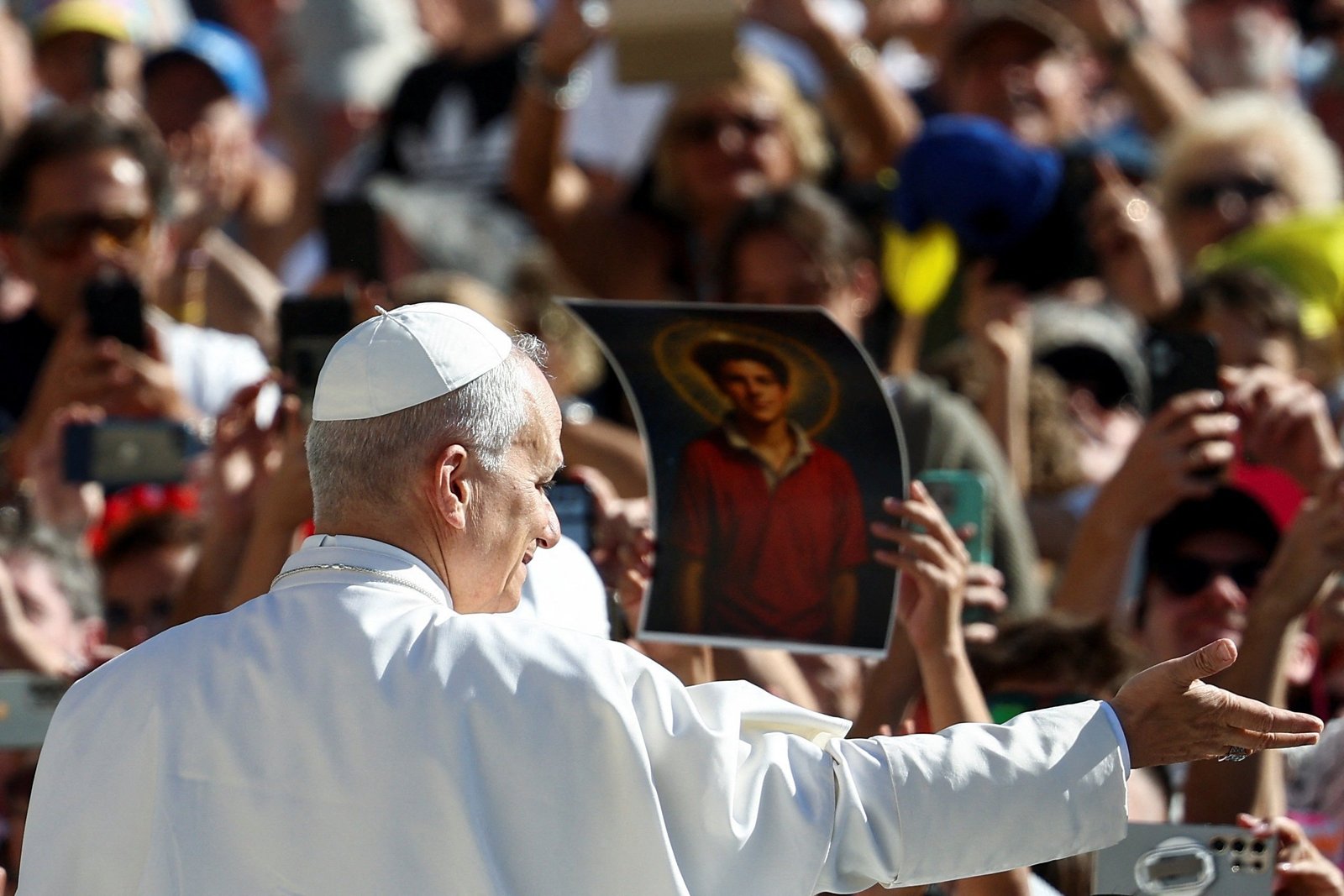 Papa Francesco’nin Onayıyla Y kuşağı Aziz: Carlo Acutis’in Dijital Ahlakı ve Mucizelerle Yolculuğu
