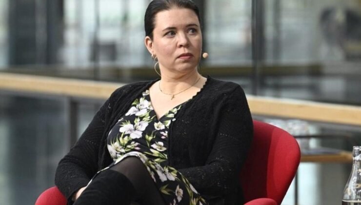 Parlamenter Anna Kontula ve Geçmişindeki Şok Edici Deneyimler: Siyasi Hayata Yansıyan Açıklamalar