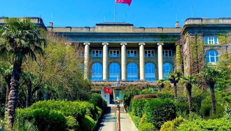 Türkiye Özel Okulları: Fiyat Artışları ve Ailelerin Kriz İçindeki Tercihleri