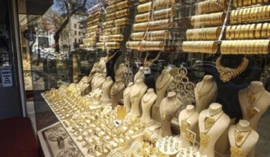 Türkiye’de Tasarruf Eğilimleri 2025: Gençler Borsaya Yöneliyor; Yastık Altı Yatırımlar Zirvede