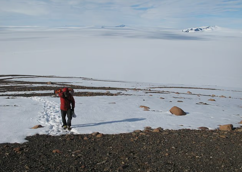 Buzul Altında Yatan Dev Granit: Antarktika’nın Gizli Yapısı