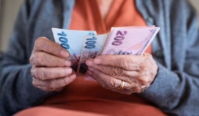 Kamuda 4/C Geçici Personelden 4/B Sözleşmeli Pozisyonlara Geçiş ve Erken Emeklilik Tartışmaları