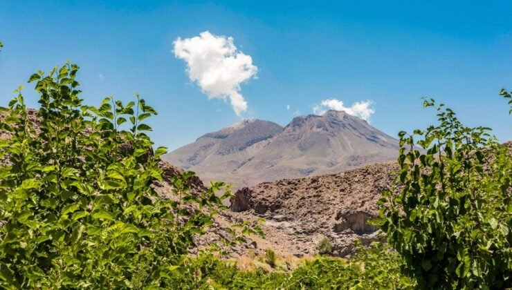 Taftan Yanardağı’nda Şişen Farklı Görüntü: Gaz Basıncı ve Yüzeye Çıkış Olasılığı Üzerine Yeni Bulgular