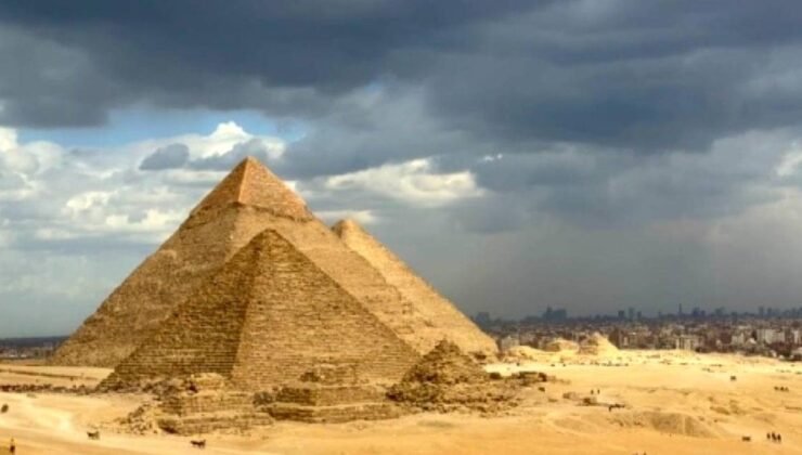 Zawiyet El Aryan: Gizemli T Şekilli Yapı ve Yıldızlara Açılan Kapı Hikayesi