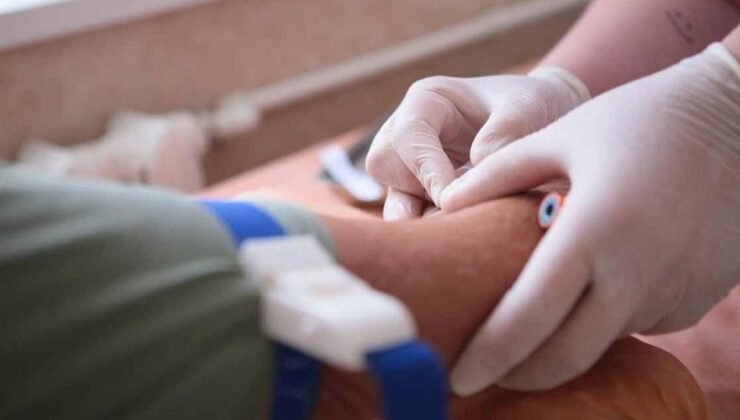 40 Yaş ve Üzeri İçin Hayati Kan Testleri: Erken Teşhis İçin Öncelikler