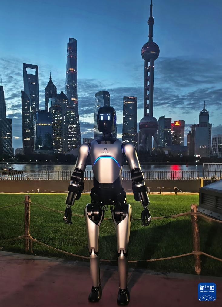 A2 Insansı Robotu Şanghay-Şuzaou Yolu: 106 Km Sürücüsüz Guinness Rekoru