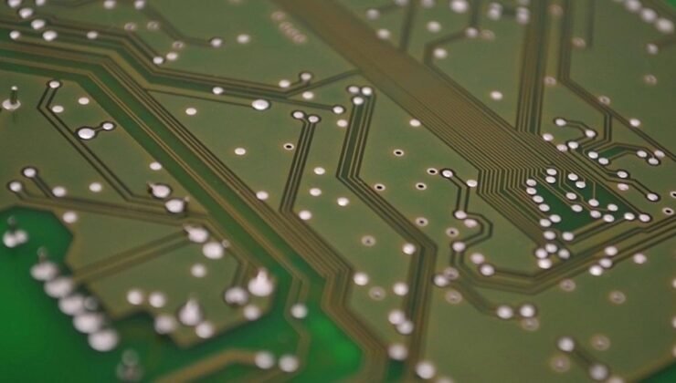 Çip Savaşında Hollanda Müdahalesinin Küresel Tedarik Zincirlerine Etkisi ve Otomobil Sektörü