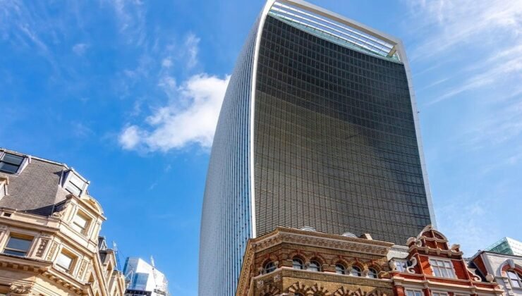 Walkie Talkie Binasının Yansıma Gücü ve Şehrin Silüetine Getirdiği Değişim