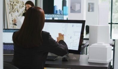 Canlı Çizim Testiyle Yeteneği Doğrulayan Japon Stüdyo: AIye Karşı Yeni Maliyetli İnsan Odaklı Değerlendirme