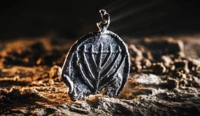 Davut Şehri’nde Keşfedilen Kurşun Menora Madalyonu ve Gizemli Muska İddiası