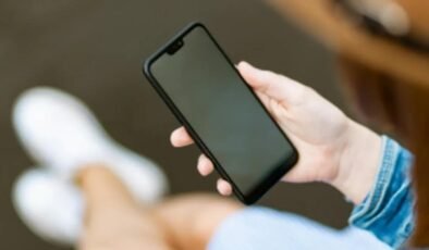 Tek Elle Telefon Kullanımı ve Küçük Parmak PIP Deformitesi Riskinin Azaltılması