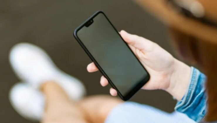 Tek Elle Telefon Kullanımı ve Küçük Parmak PIP Deformitesi Riskinin Azaltılması
