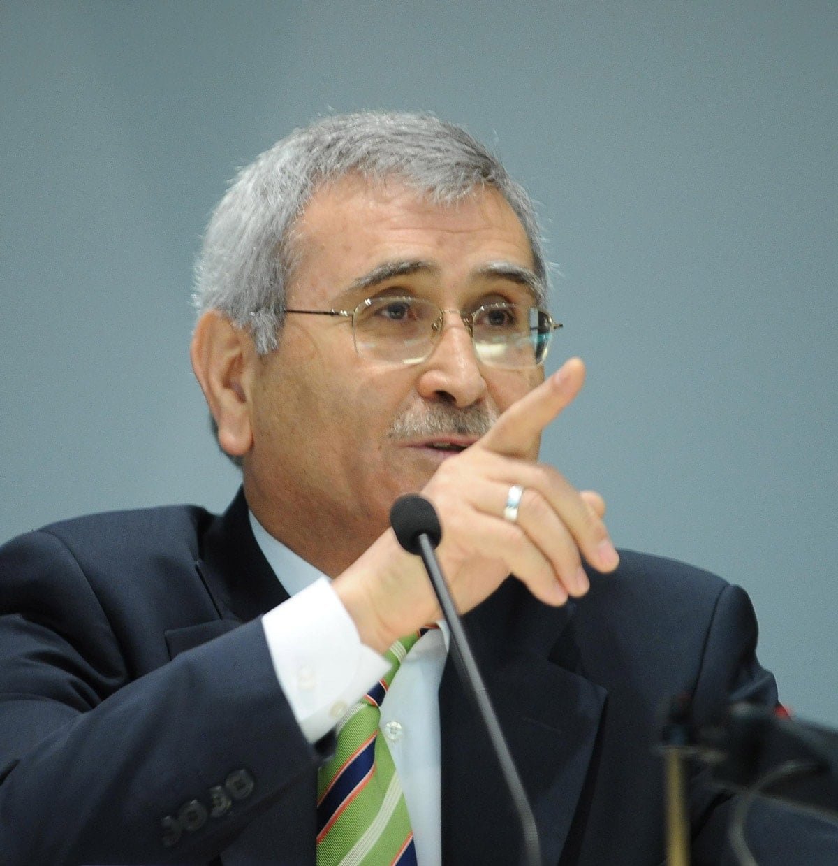 Durmuş Yılmaz: Büyük Kupür Basımıyla İtibar ve Vergilendirme Arasındaki Karmaşa