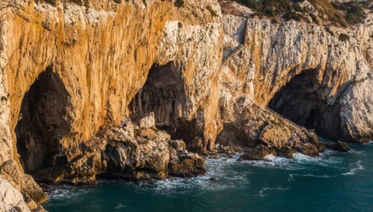Gorham Mağaraları: Neandertallerin Son İzleri ve Dalgaların Gölgesindeki Sırları